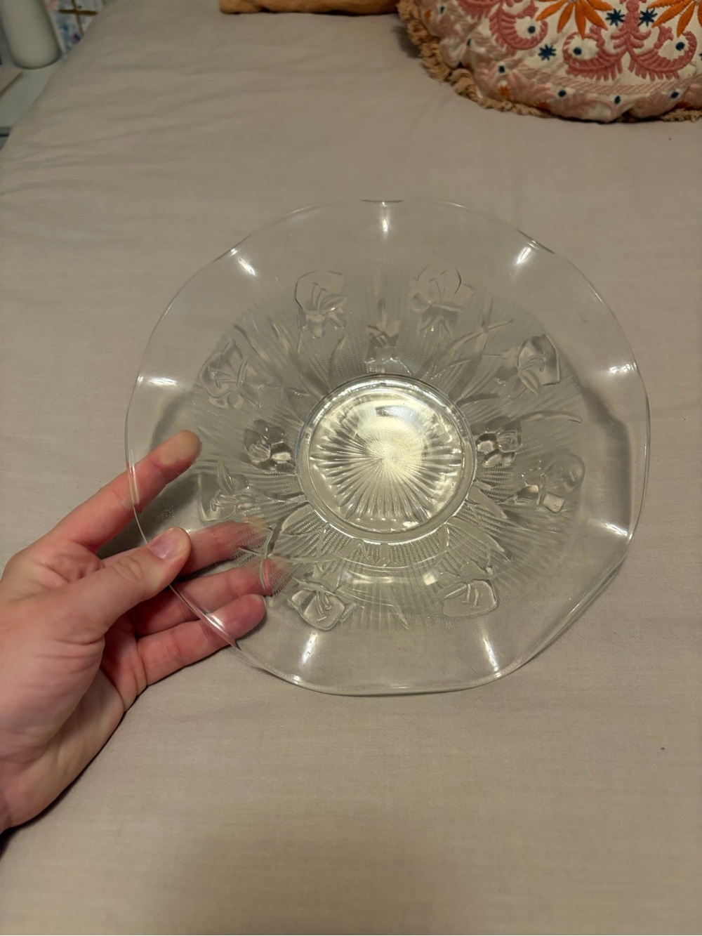 Vintage Jeannette Glass Iris &Herringbone depression glass ruffled serving bowl